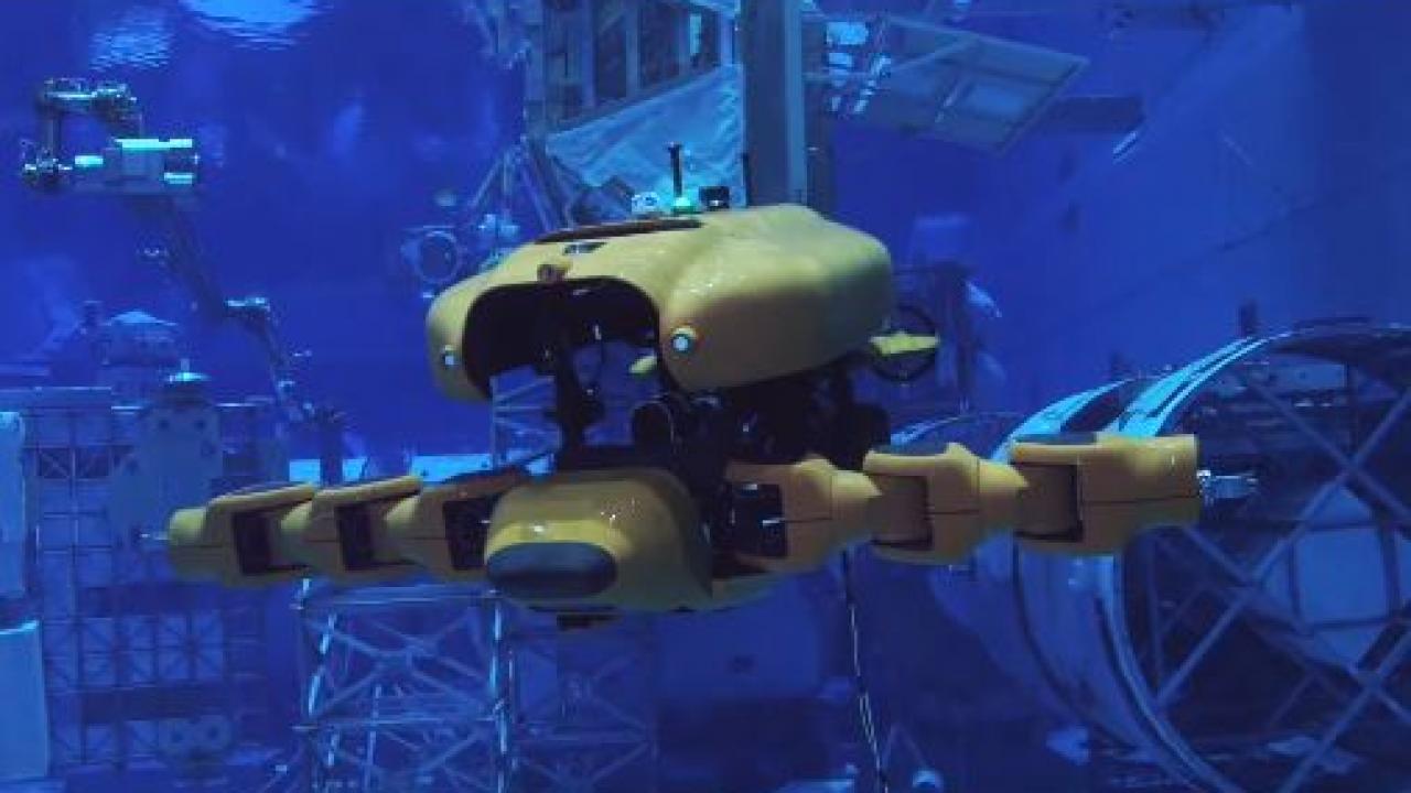 Aquanaut Underwater Robot Transforms From A Submarine To A Humanoid Robotic Gizmos