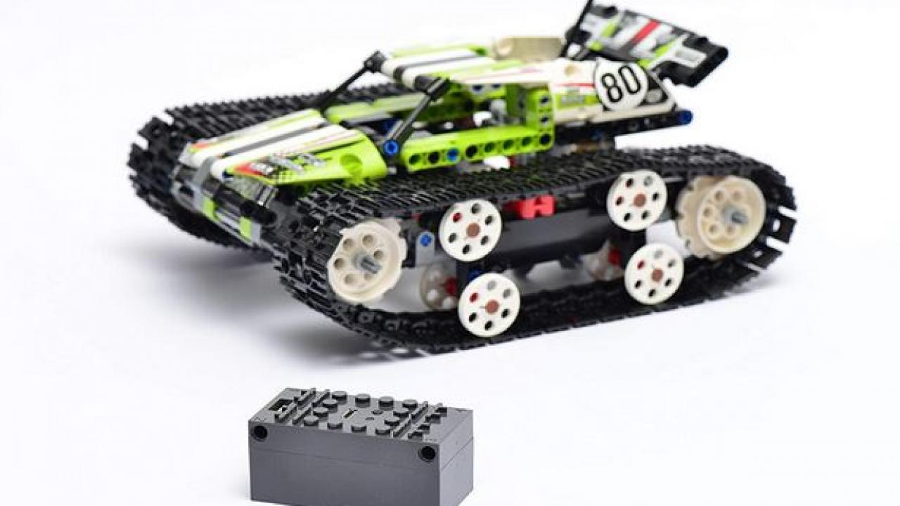 BuWizz 2.0: RC Bluetooth Block for LEGO Robots - Robotic Gizmos