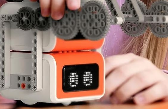 https://www.roboticgizmos.com/wp-content/uploads/2023/08/23/Matatalab-VinciBot.jpg